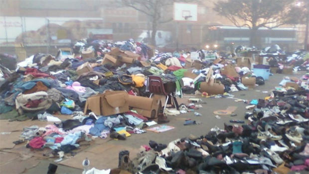 donated-clothing-rockaways-ny-following-hurricane-sandy-2012-helpaftersandyorg-620.jpg