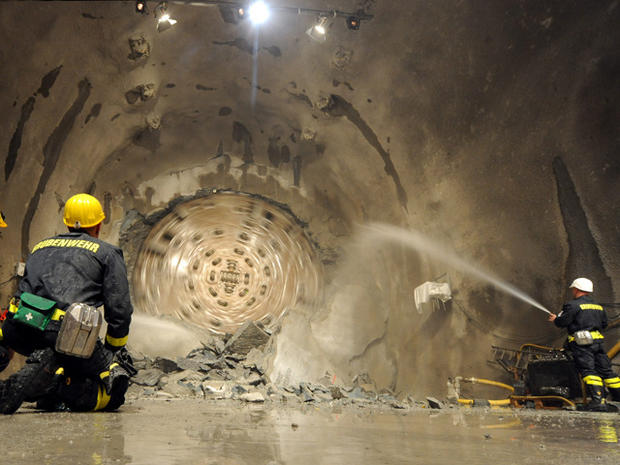 The World's Longest Tunnel, Step By Step - Photo 1 - Pictures - CBS News