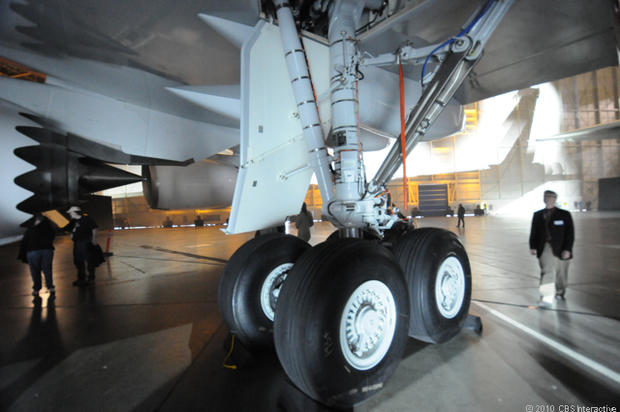 Landing Gear - Boeing's 747-8 Intercontinental Unveiled - Pictures ...