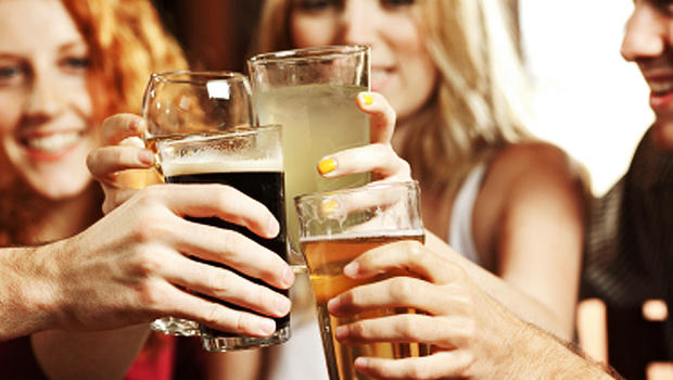 Binge Drinking Why Hangovers And Bad Decisions Dont Stop Us Cbs News 