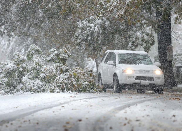Rare Oct. snowstorm hits Northeast Photo 1 Pictures CBS News