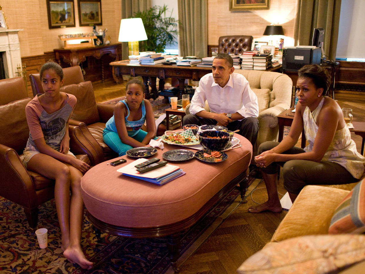 All Grown Up Malia And Sasha Obama Cbs News