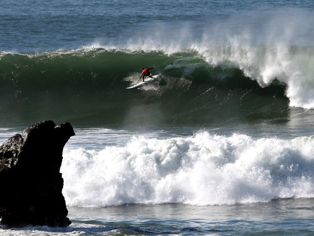 Mavericks big wave surf contest - Photo 1 - Pictures - CBS News