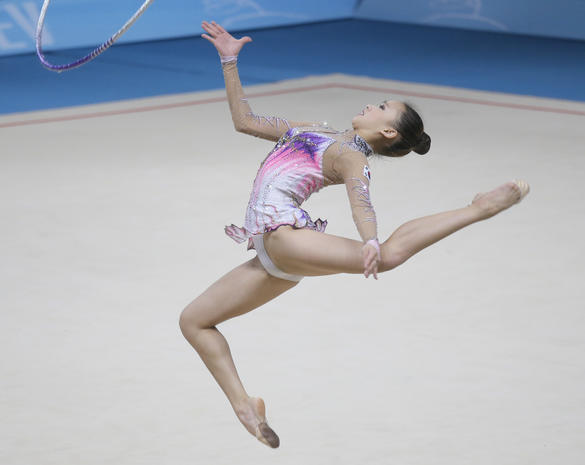 Rhythmic Gymnasts Seem To Defy Physics Photo 4 Pictures Cbs News 8847