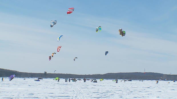 snowkites.jpg