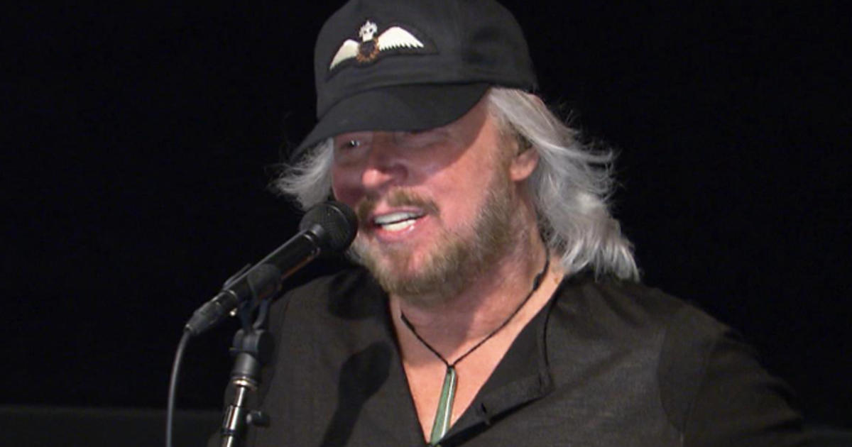 Barry Gibb: Back on stage - CBS News