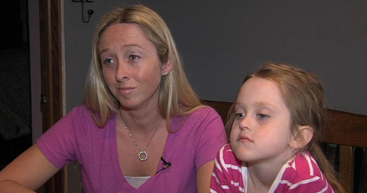 Mother And Daughter Share Disorder Help Others Videos Cbs News 
