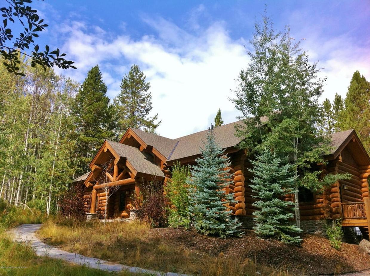 Soda Springs, California 10 luxurious log cabins on the market CBS News