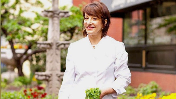 One woman's mission to bring the world organic food - CBS News