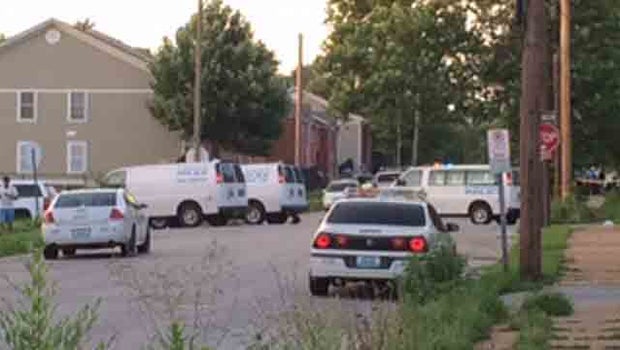 St. Louis teen arrested after being shot and wounded by police - CBS News - CBS News