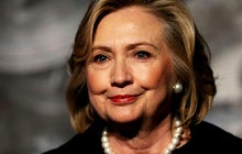 Email controversy surrounding Clinton campaign