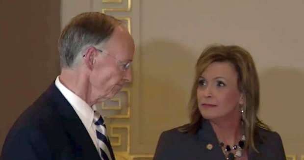 Top Aide To Alabama Gov Robert Bentley Resigns Amid