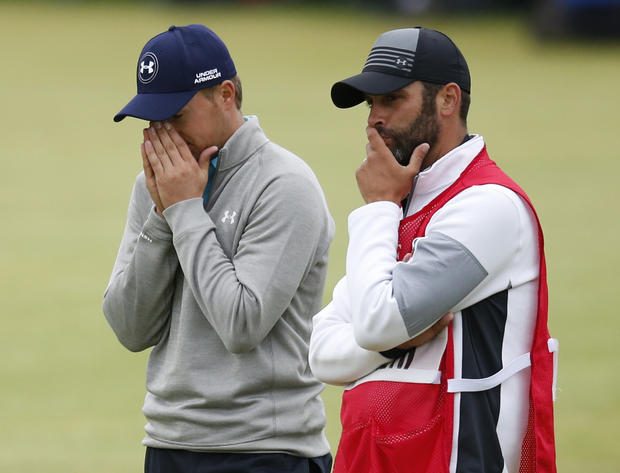 Jordan Spieths Caddie Posts Message After Masters Loss Cbs News 