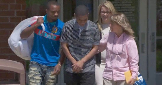 Detroit man who as teen confessed to killing 4 walks out of prison - CBS News