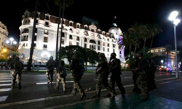 Truck plows into crowd in Nice, France 
