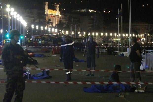Truck plows into crowd in Nice, France 