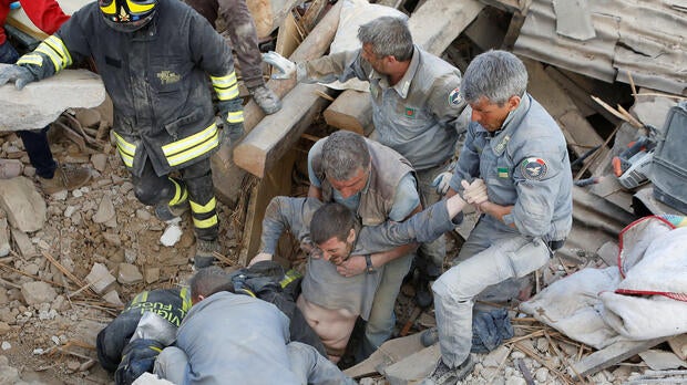 italy-earthquake-rescue-amatrice.jpg