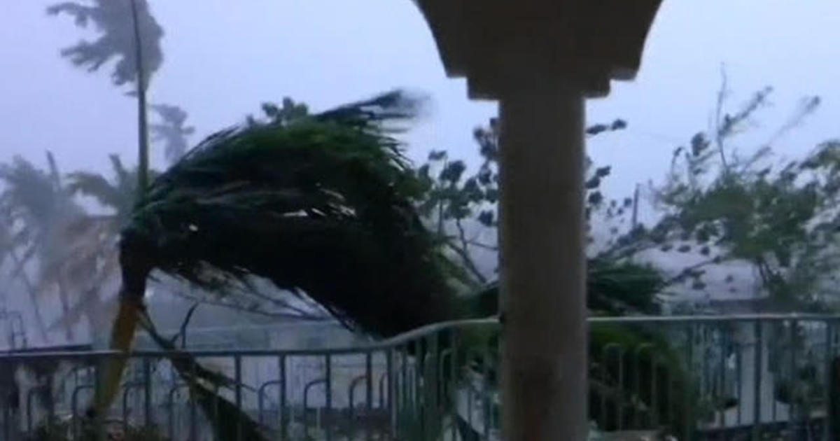 Hurricane Matthew reaches the Bahamas