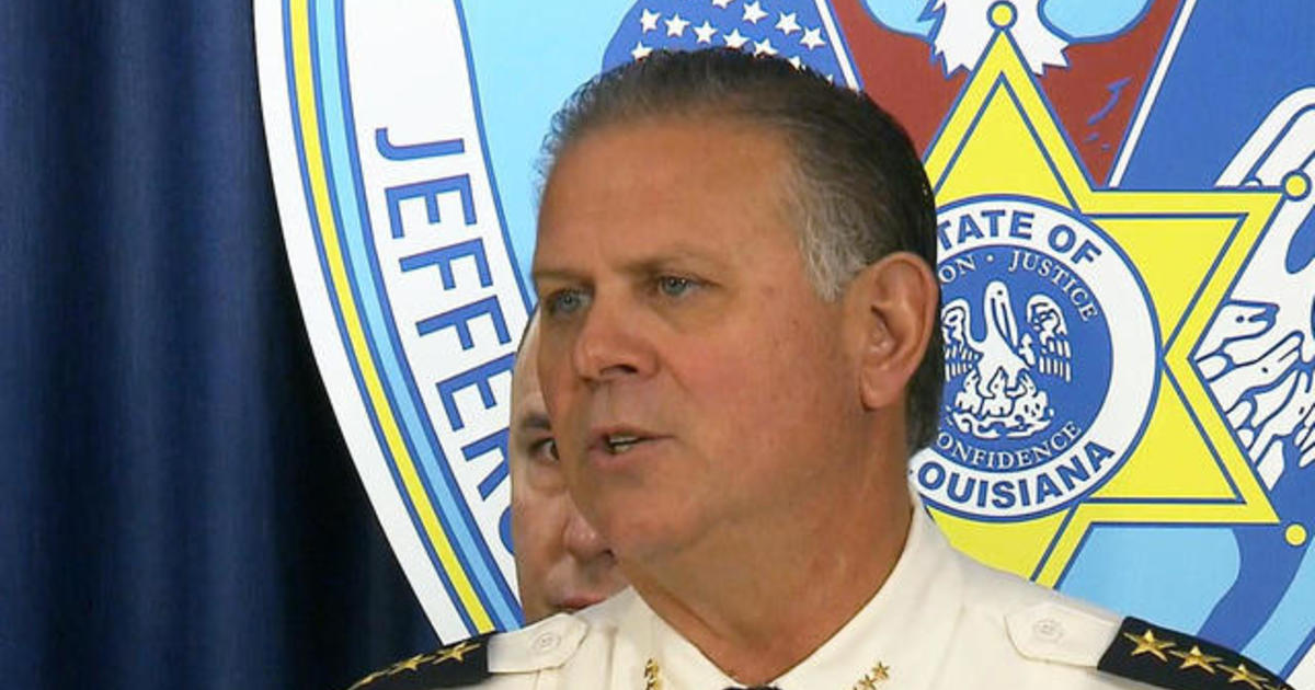 Sheriff blasts criticism against handling of ex-NFL player's shooting death