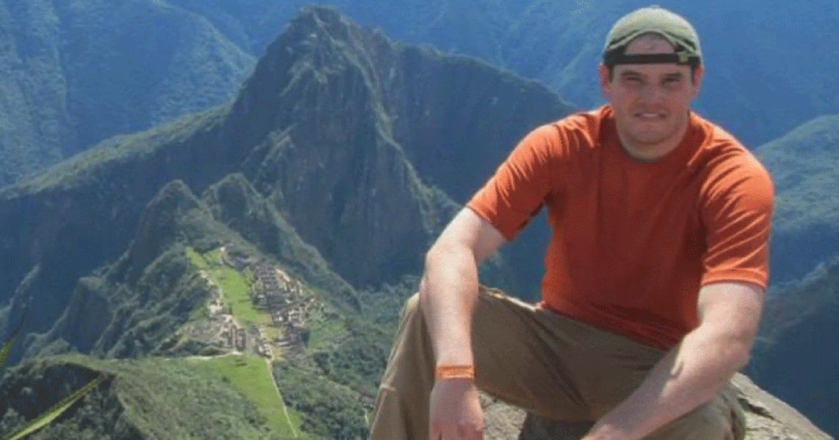 Minnesota police shoot, kill biology teacher during struggle at hotel - CBS News