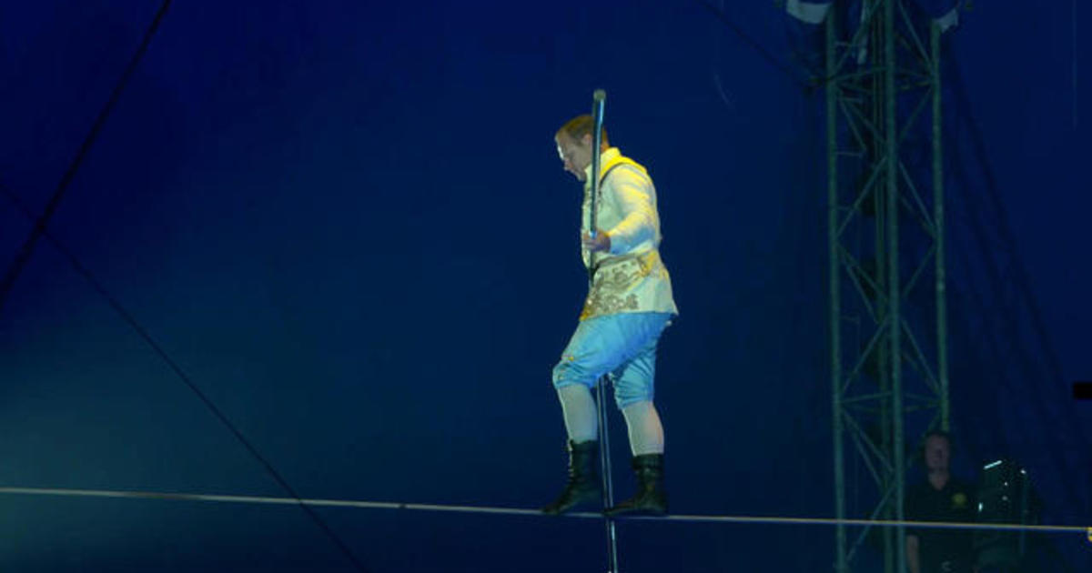 Circus goes on after performers injured in high-wire accident