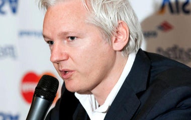 CIA looks for WikiLeaks source