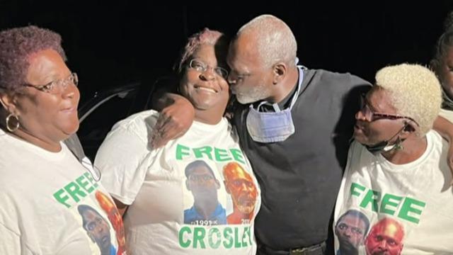 cbsn-fusion-48-hours-crosley-green-comes-home-florida-man-freed-after-nearly-32-years-in-prison-thumbnail-694510-640x360.jpg 