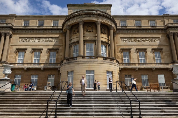 Buckingham Palace Gardens Open To Visitors For Summer
