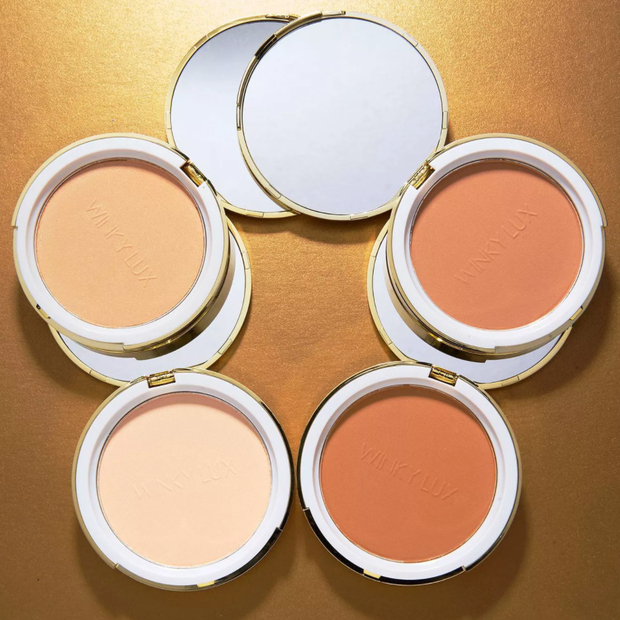 Winky Lux Diamond Infused powder foundation 