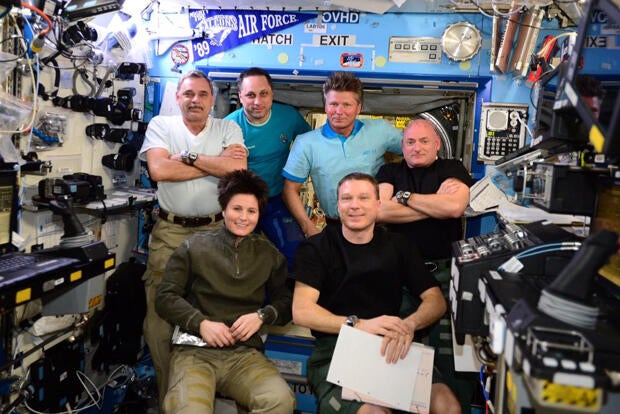 033015crew620.jpg