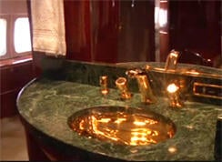 trump-plane-bathroom-244.jpg