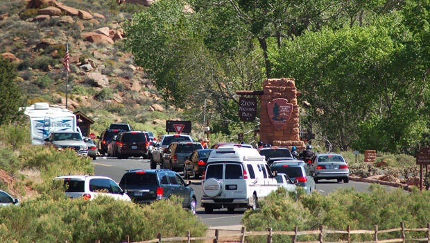 zion-national-park-south-entrance-traffic-620.jpg