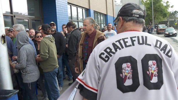 dead-and-company-deadheads-620.jpg