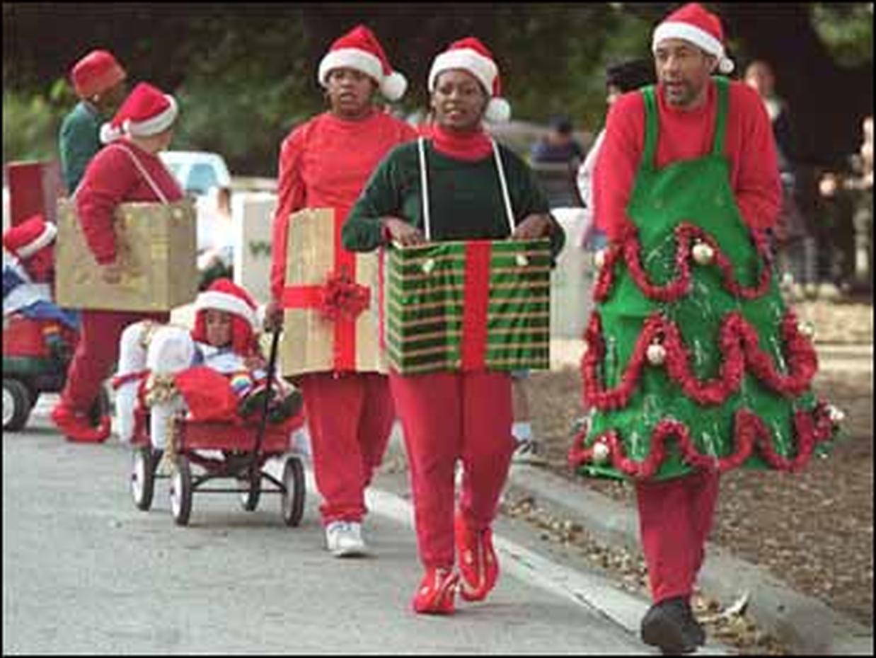 Christmas Capers Photo 10 CBS News