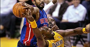 2004 NBA Finals: Game 2 - CBS News