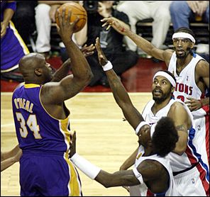 2004 NBA Finals Game 5 CBS News