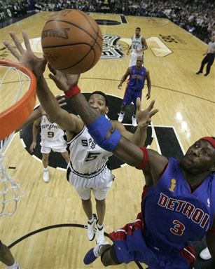 2005 NBA Finals Game 01 CBS News