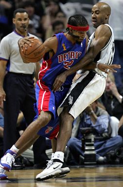 2005 NBA Finals Game 02 CBS News