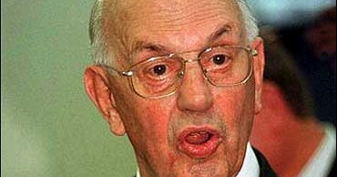 South Africa's P.W. Botha Dies At 90 - CBS News
