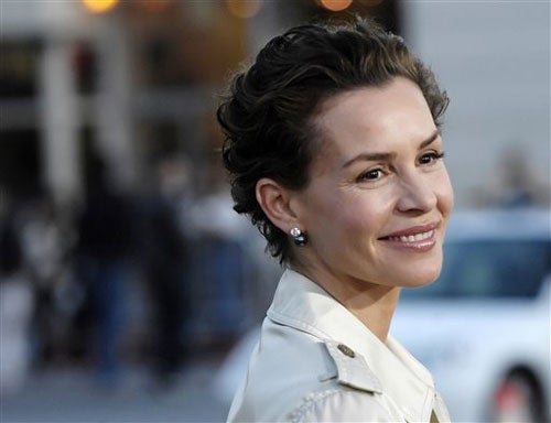 "Fracture" Premieres CBS News