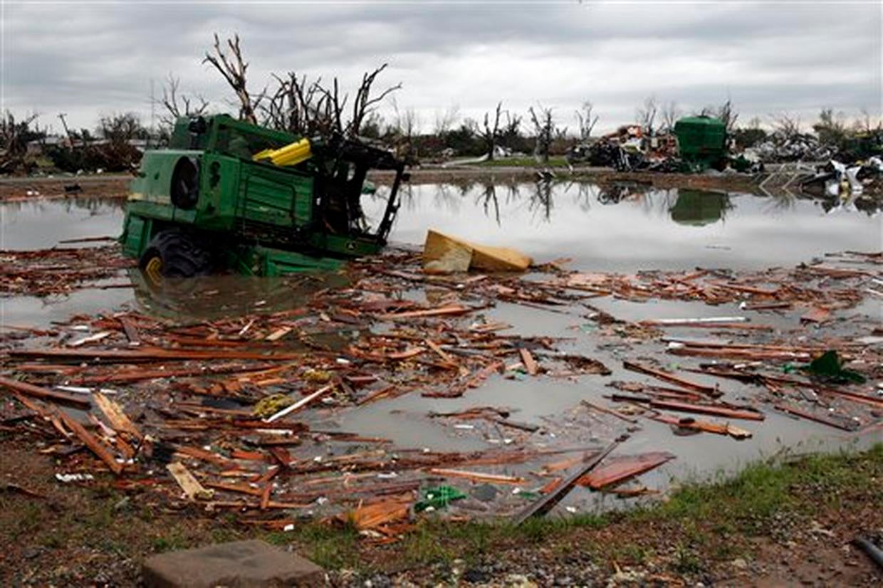 Greensburg Tornado Photo 6 CBS News