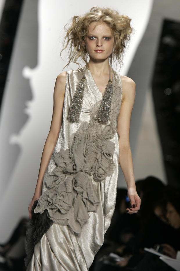 Fall 2008: Vera Wang - Photo 1 - Pictures - CBS News