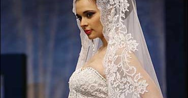 Wedding Fashions Pictures Cbs News