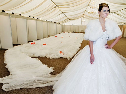 Wedding Fashions Pictures Cbs News
