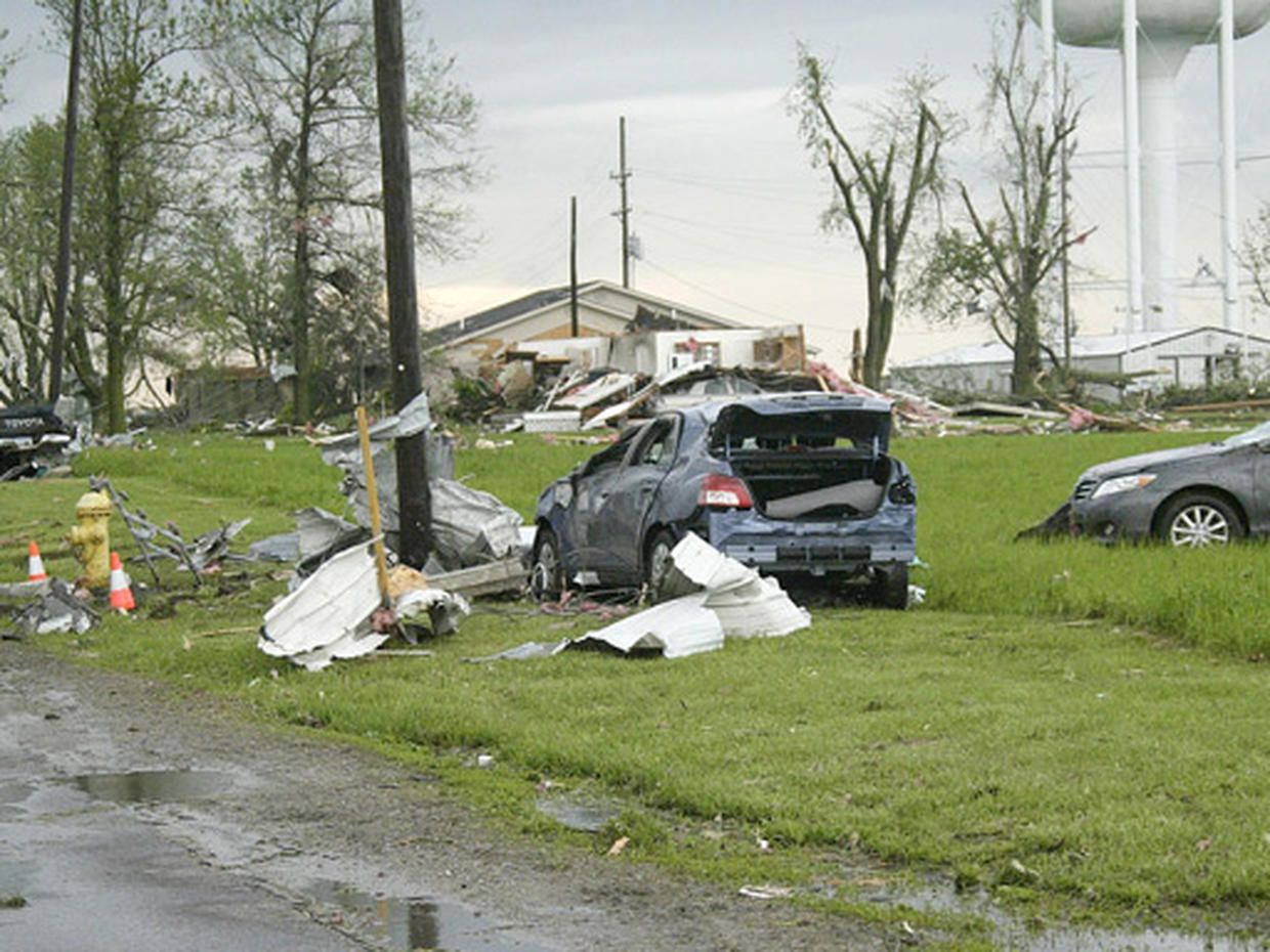 Missouri Tornadoes Photo 1 CBS News