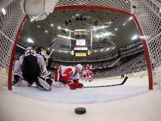 Stanley Cup Finals: Game 4 - Photo 6 - CBS News