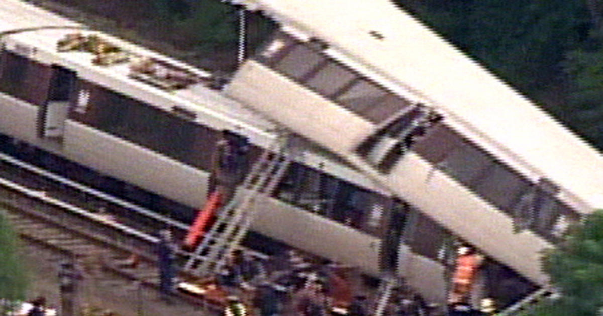 Nine Deaths In DC Metro Crash - Videos - CBS News