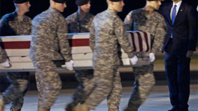 Obama Honors Fallen Soldiers - CBS News