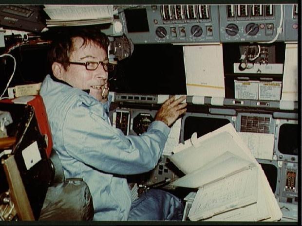 Men on the moon - The 12 men who walked on the moon - Pictures - CBS News