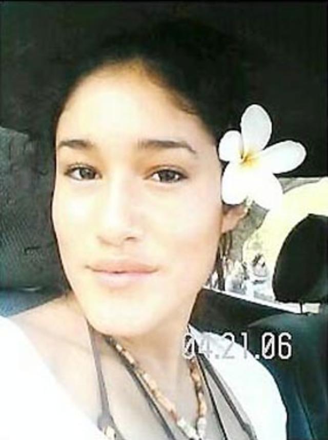 Q Orianka Kilcher Arrested At The White House Cbs News